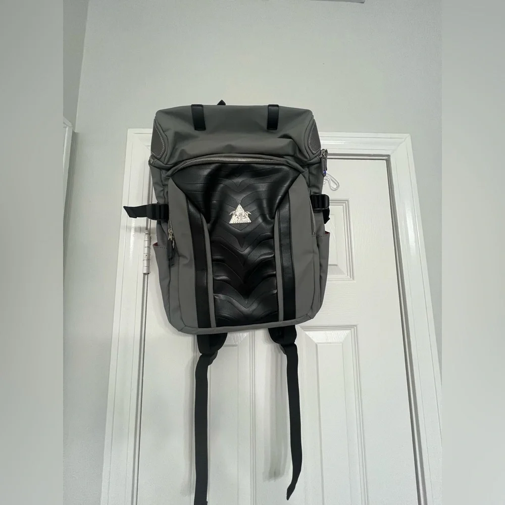 RARE!!! Yu-Gi-Oh! Blue-Eyes White Dragon 3D Black and Gray Backpack. Like New! - Picture 9 of 12